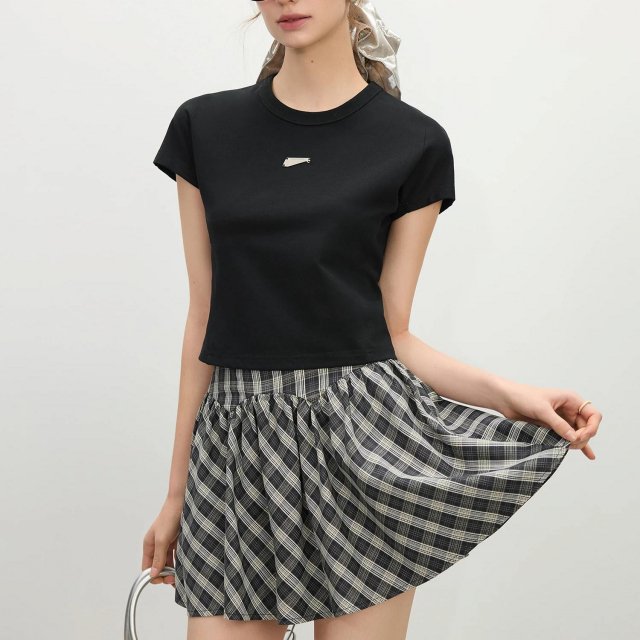 Summer Slim Fit Cropped Sun Tee for Women – Breathable Cotton Blend Top