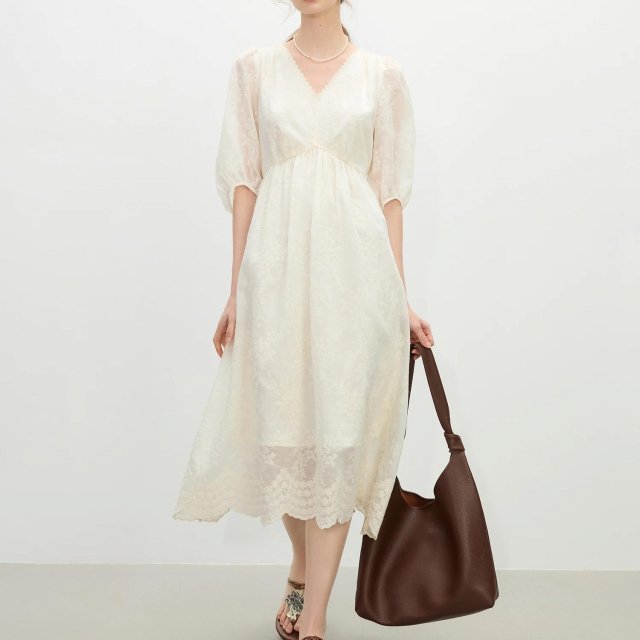 Elegant Lace V-Neck Maxi Dress